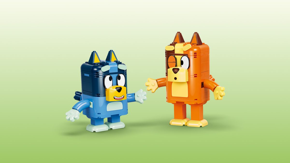 Brick-Built Bluey Family LEGO 11217
