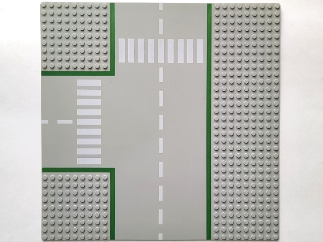 608p01 | Baseplate, Road 32 x 32 9-Stud T Intersection with Road Pattern | LEGOPART