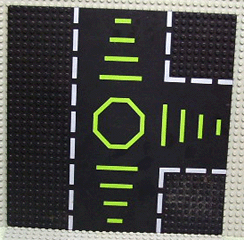 608p02 | Baseplate, Road 32 x 32 9-Stud T Intersection with Green Octagon Pattern | LEGOPART