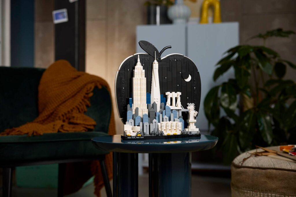 New York LEGO 21066
