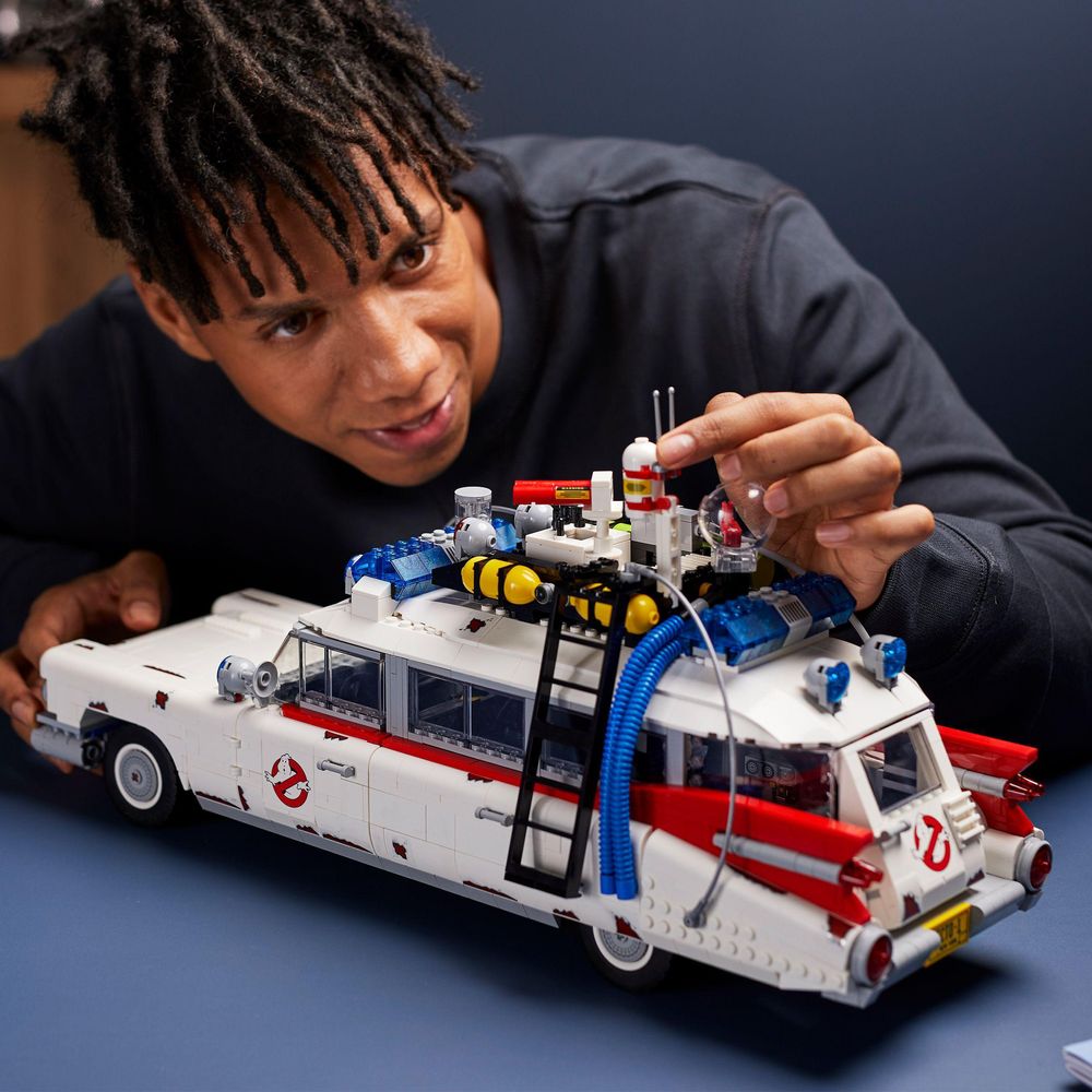 Ghostbusters ECTO-1 LEGO 10274