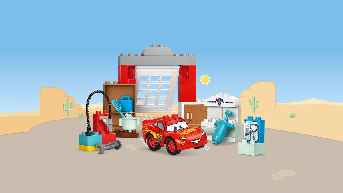 McQueen's Visit to Doc's Garage LEGO 10456