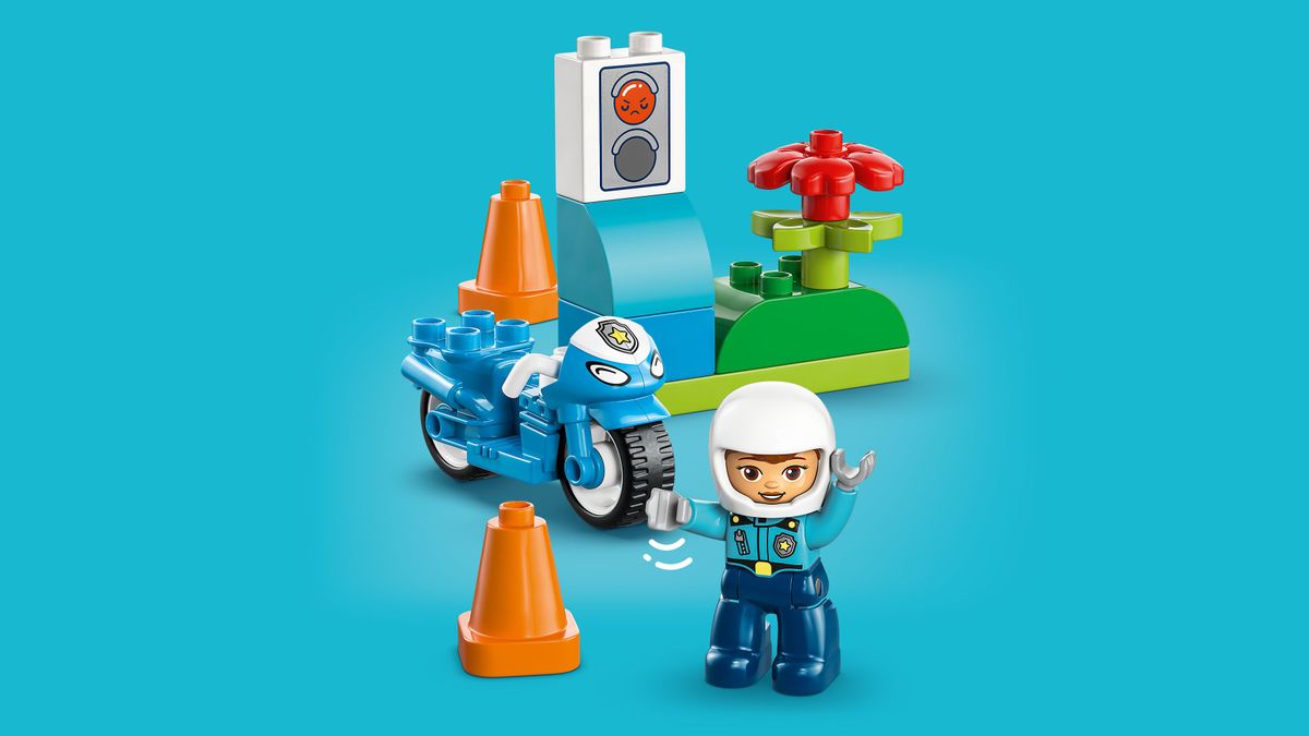 Blue Police Motorcycle LEGO 10471