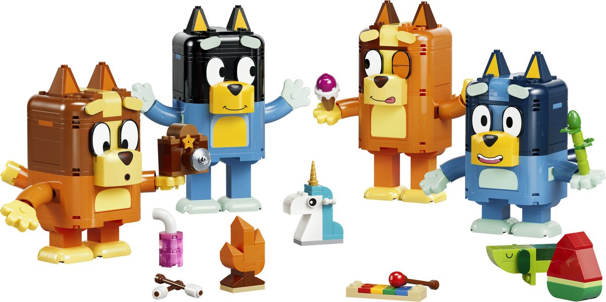 Brick-Built Bluey Family LEGO 11217