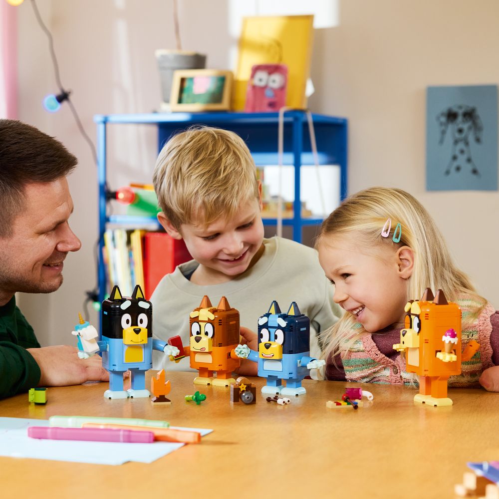 Brick-Built Bluey Family LEGO 11217