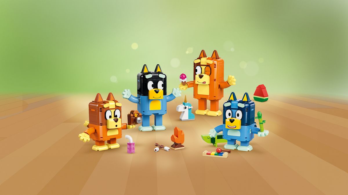 Brick-Built Bluey Family LEGO 11217
