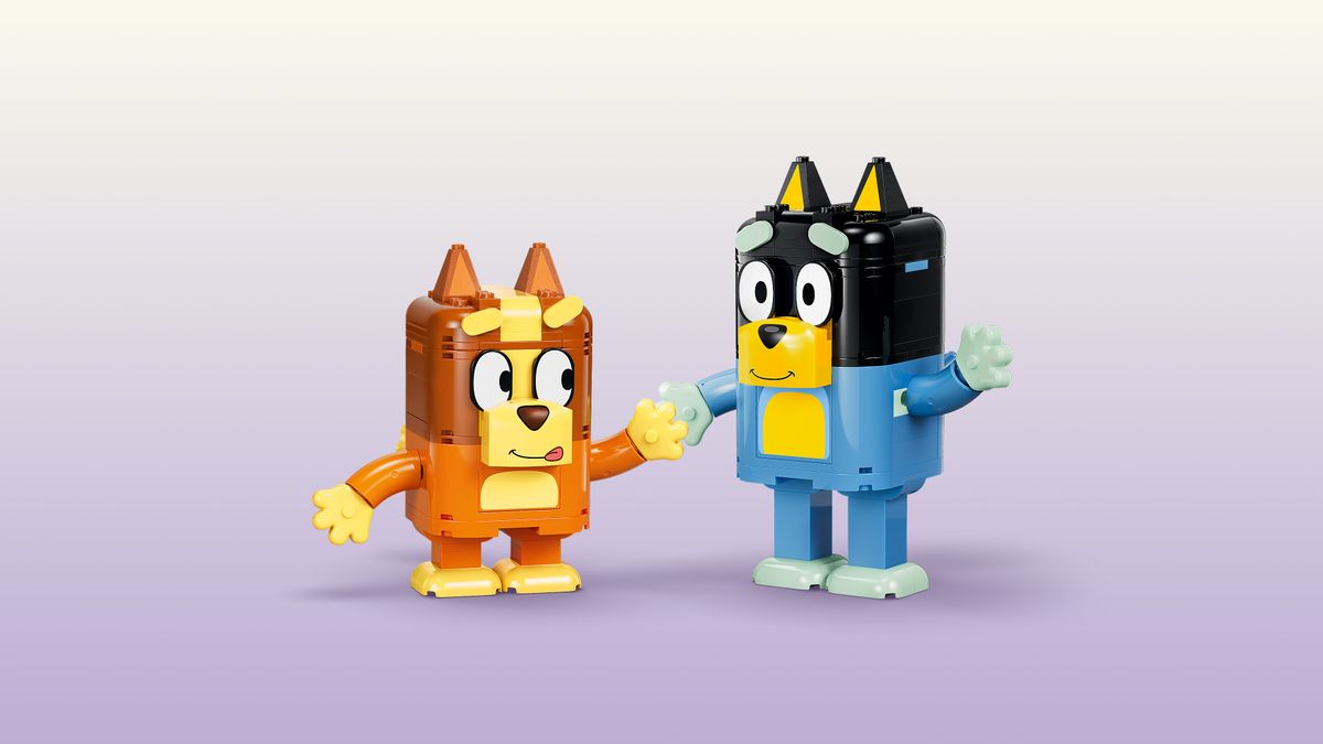 Brick-Built Bluey Family LEGO 11217