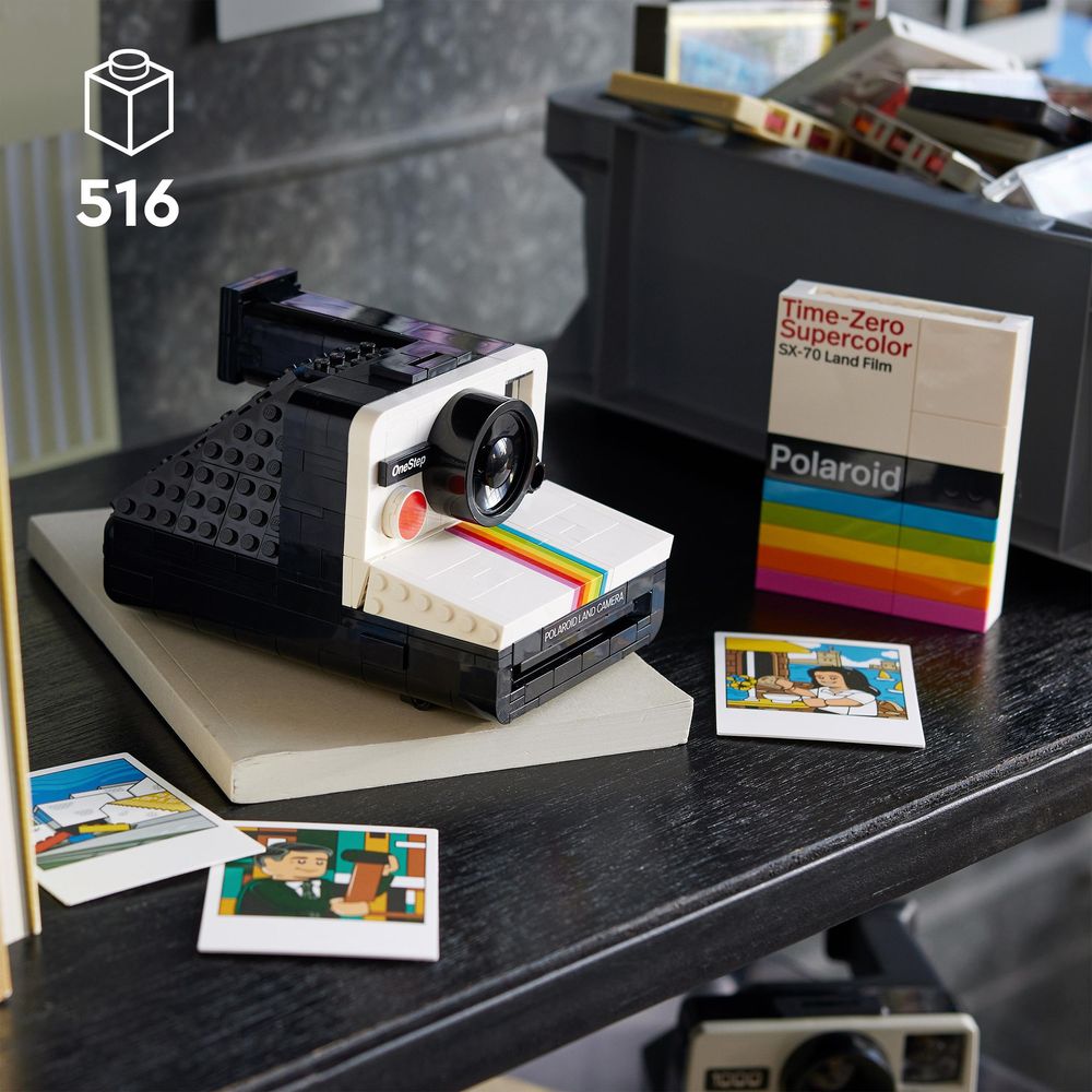 Polaroid OneStep SX-70 camera LEGO 21345