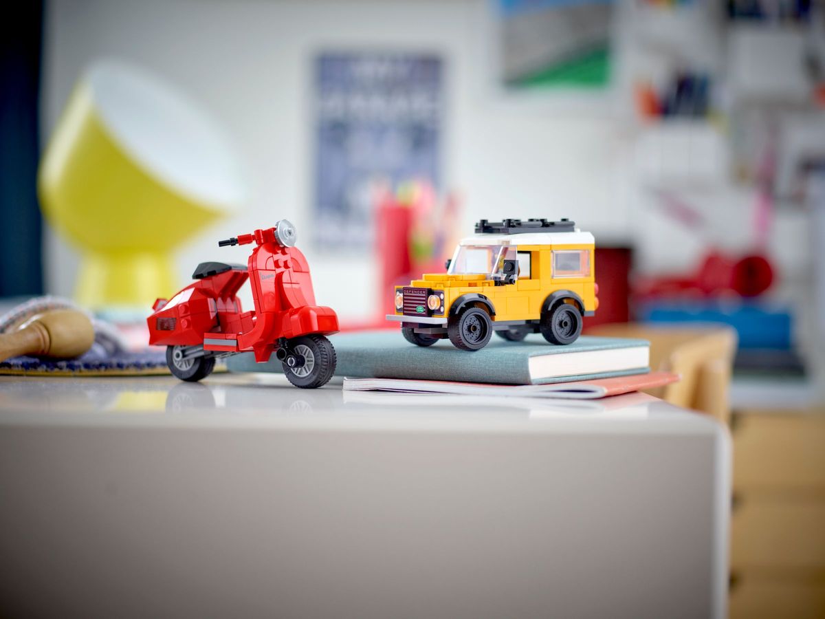 Land Rover Classic Defender LEGO 40650