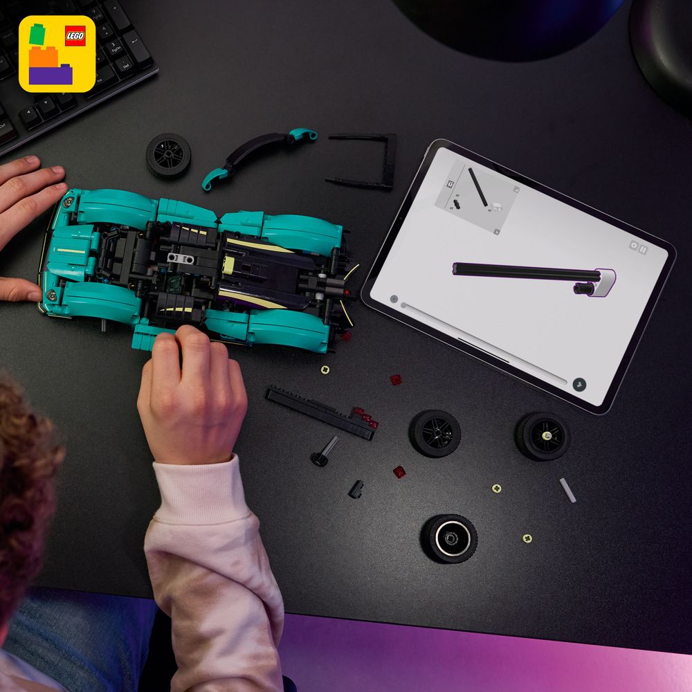 Aston Martin Valkyrie LEGO 42208