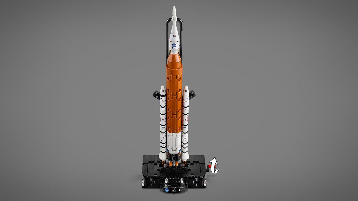 NASA Artemis Space Launch System Rocket LEGO 42221