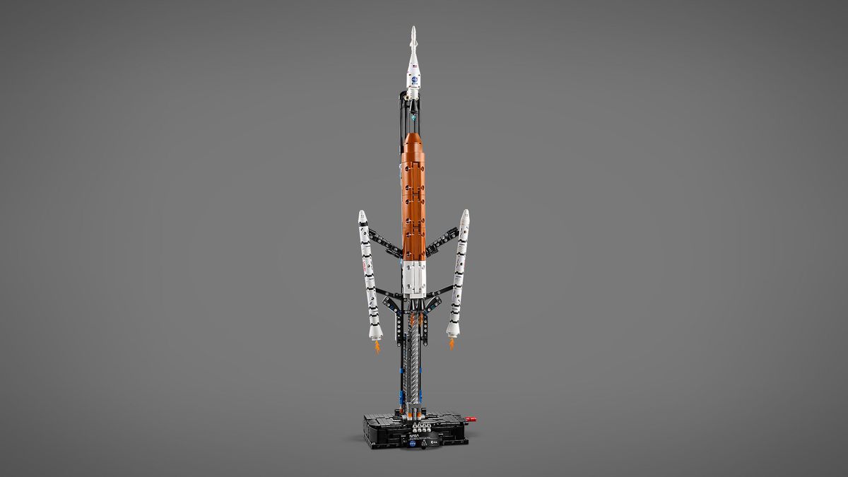 NASA Artemis Space Launch System Rocket LEGO 42221