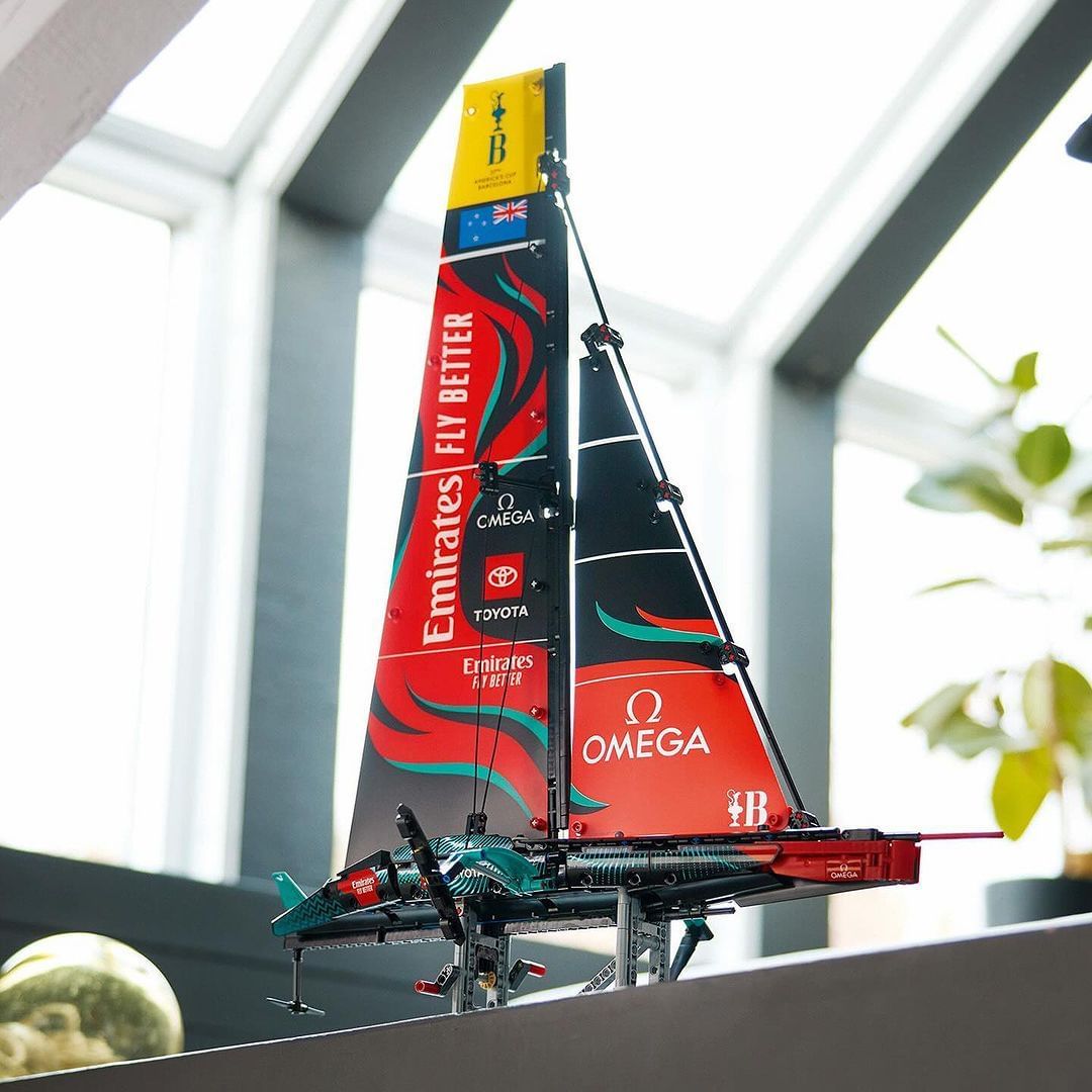 Emirates Team New Zealand AC75 LEGO 42174