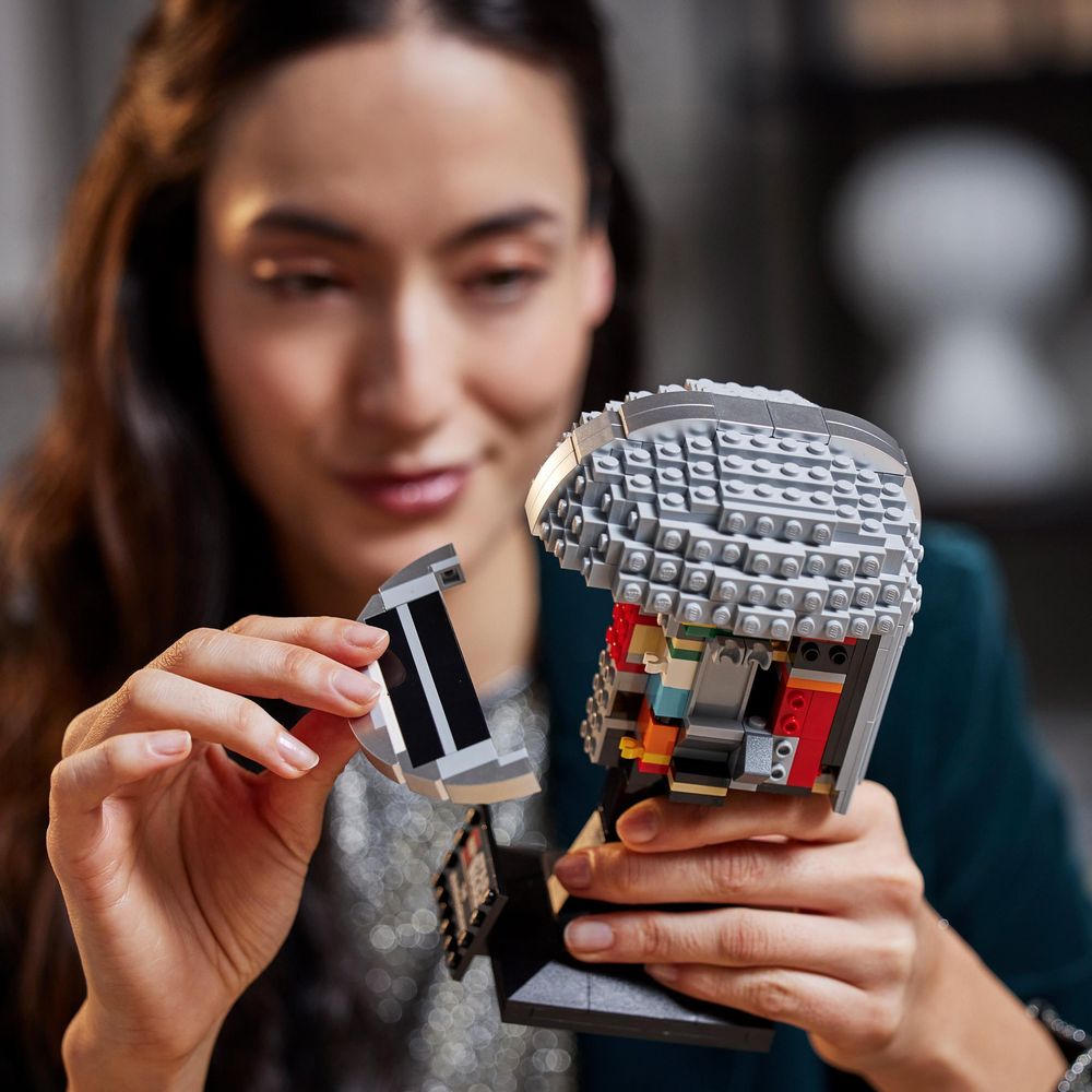 The Mandalorian Helmet LEGO 75328