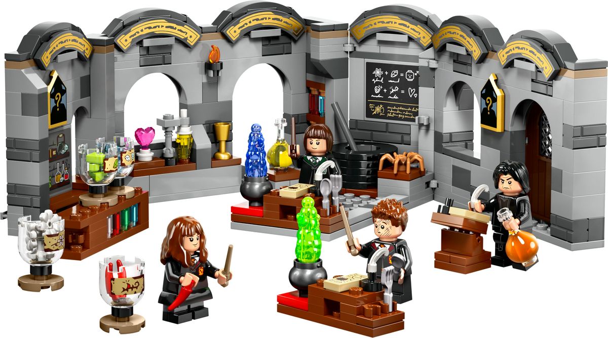 Hogwarts™ Castle: Potions Class LEGO 76431