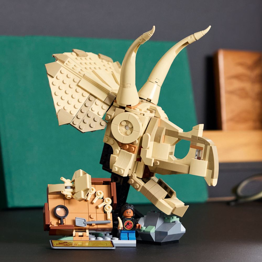 Dinosaur Fossils: Triceratops Skull LEGO 76969