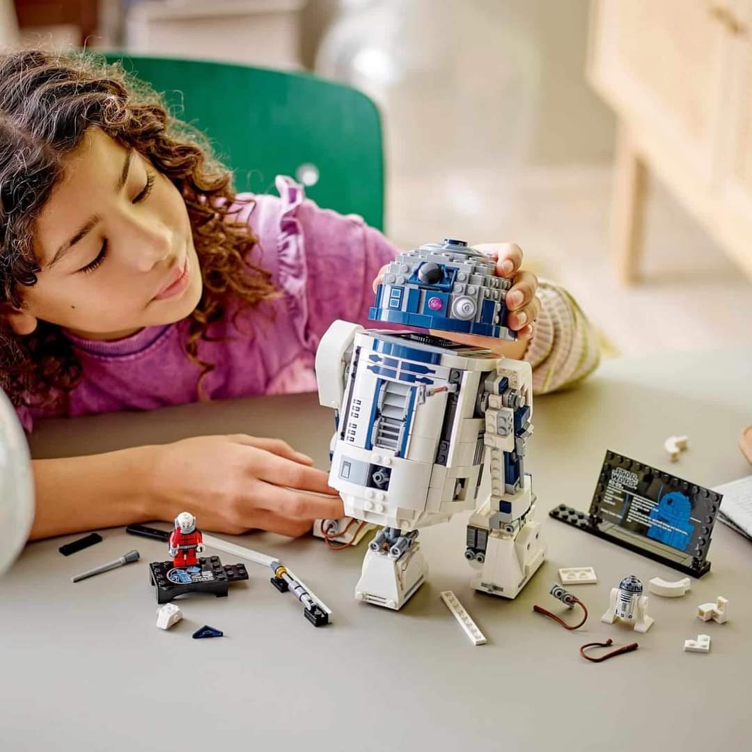 R2-D2 LEGO 75379