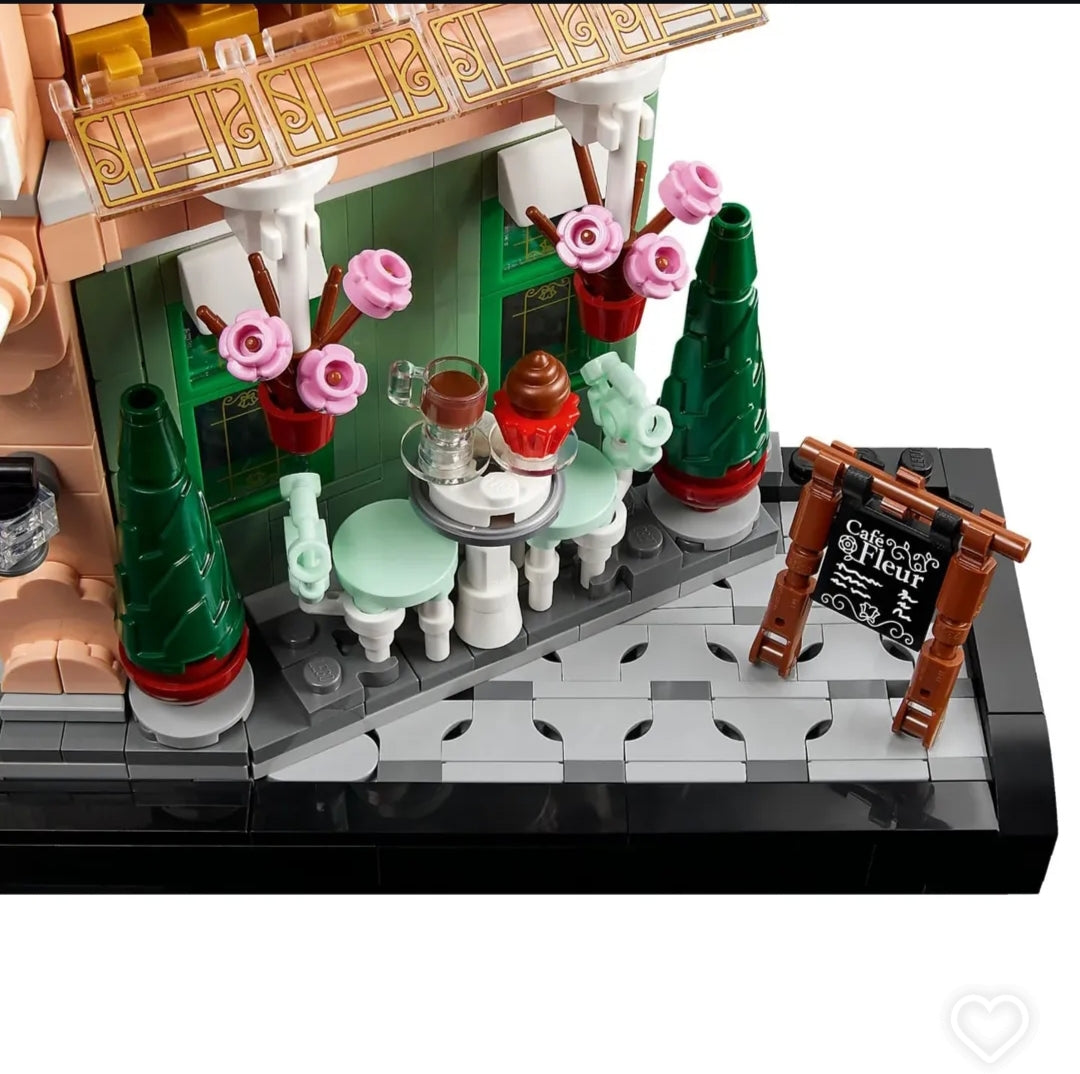 Parisian cafe LEGO 10362