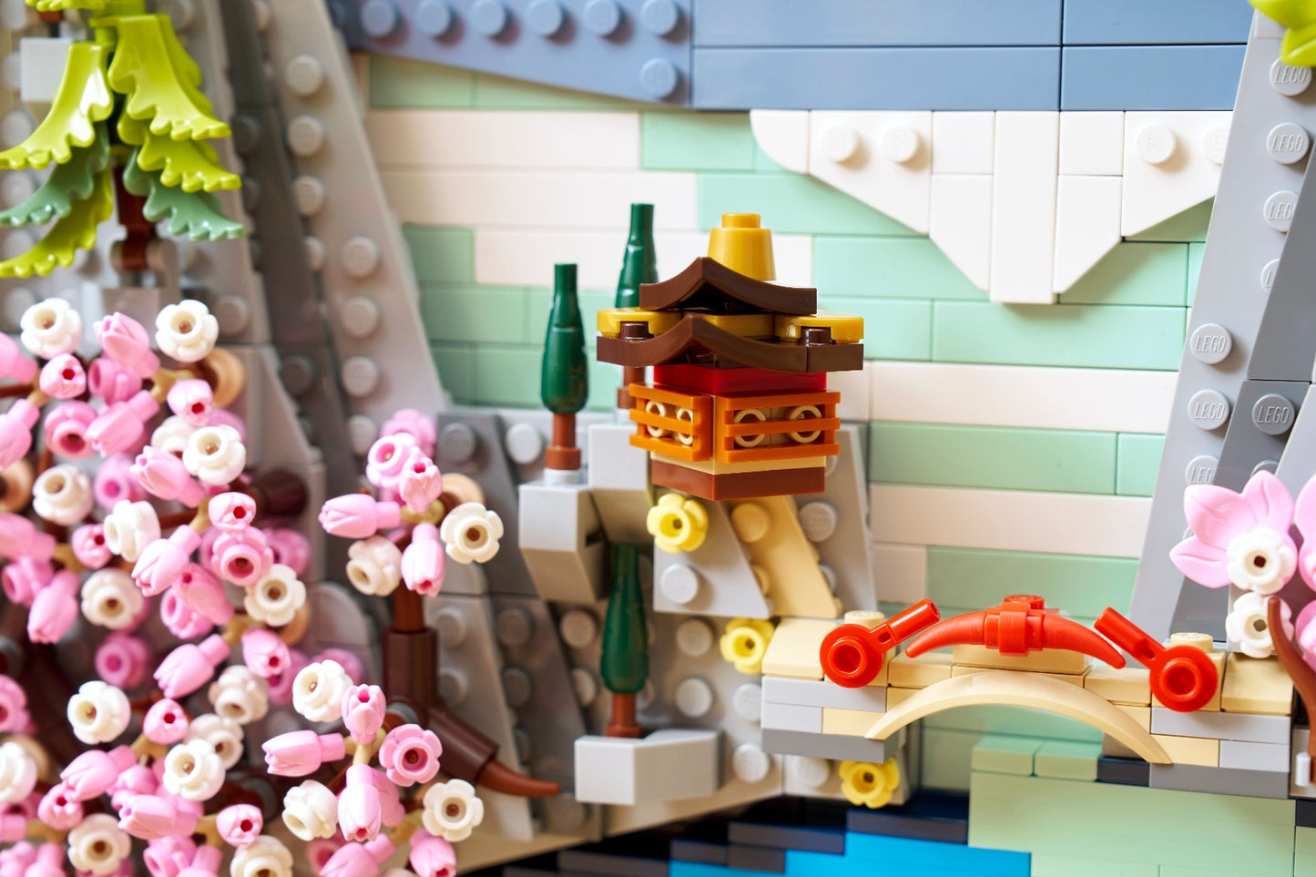 Japanese Cherry Blossom Landscape LEGO 31218