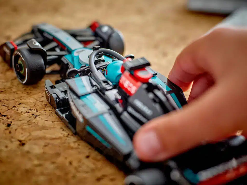 Mercedes-AMG F1® W15  LEGO 77244