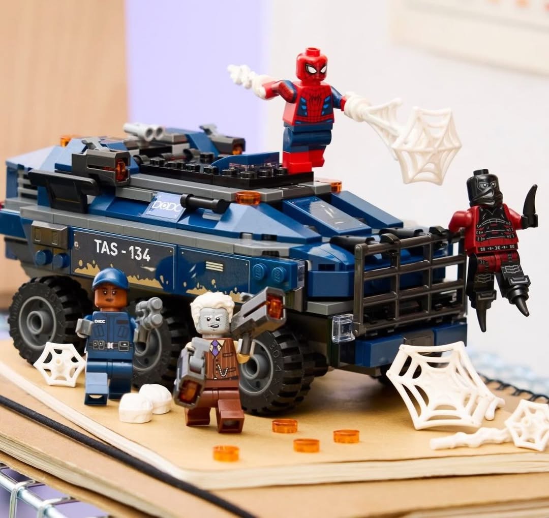 Spider-Man Prison Transport Chase LEGO 76349