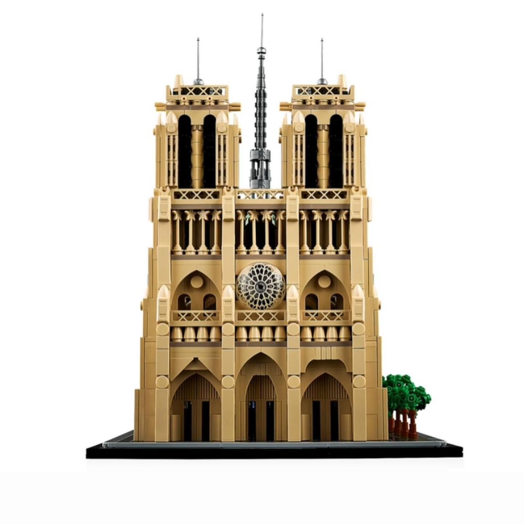 Notre Dame Cathedral LEGO 21061