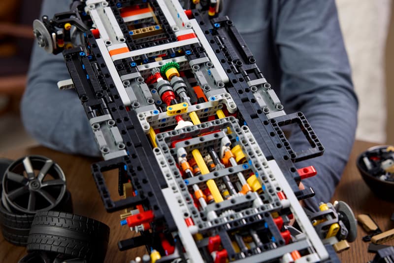 Koenigsegg Sadair's Spear Megacar LEGO 42232