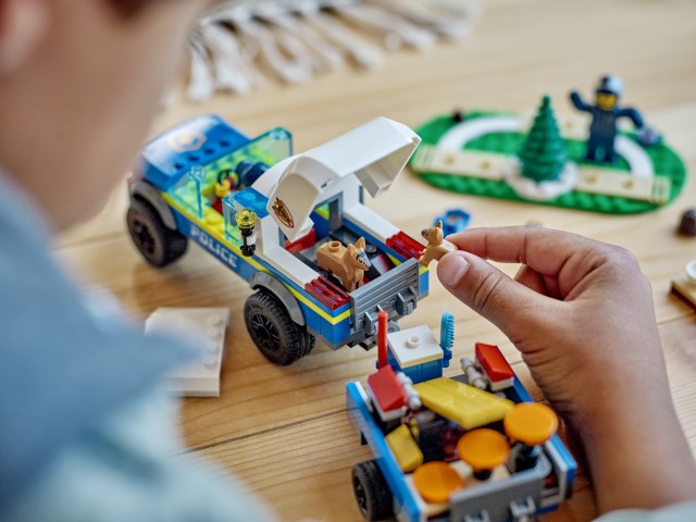 Mobiele training voor politiehonden Lego 60369